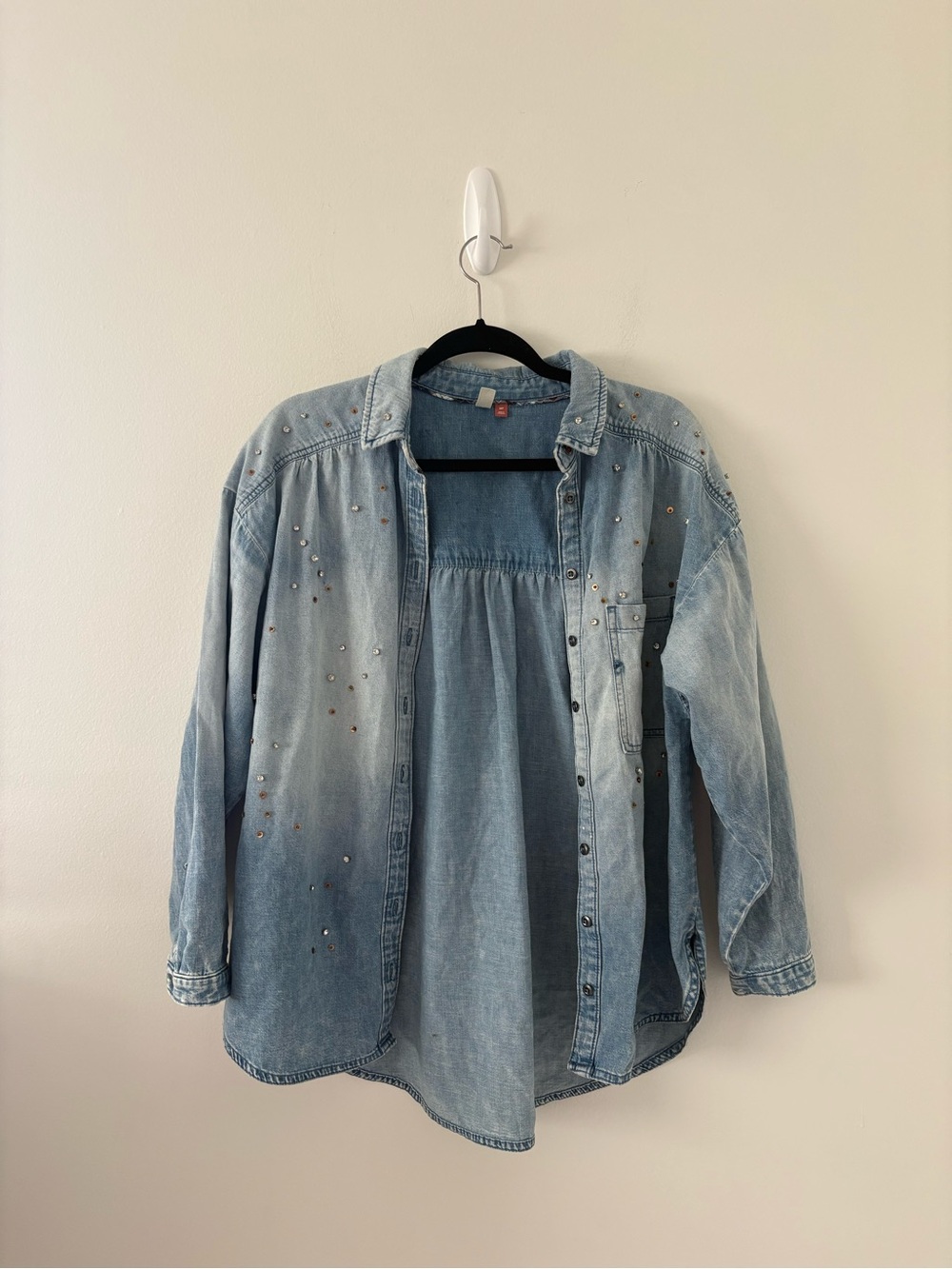 Pilcro The Bo Boyfriend Button Down Medium Petite - Picture 3 of 6